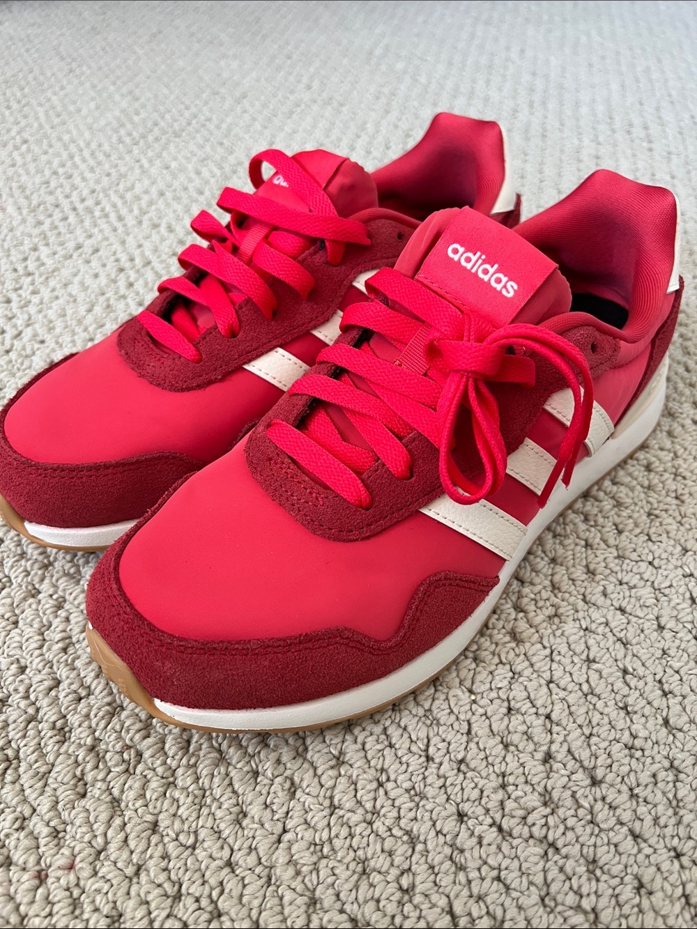 NEW adidas Women's Red Run 70’s Sneakers